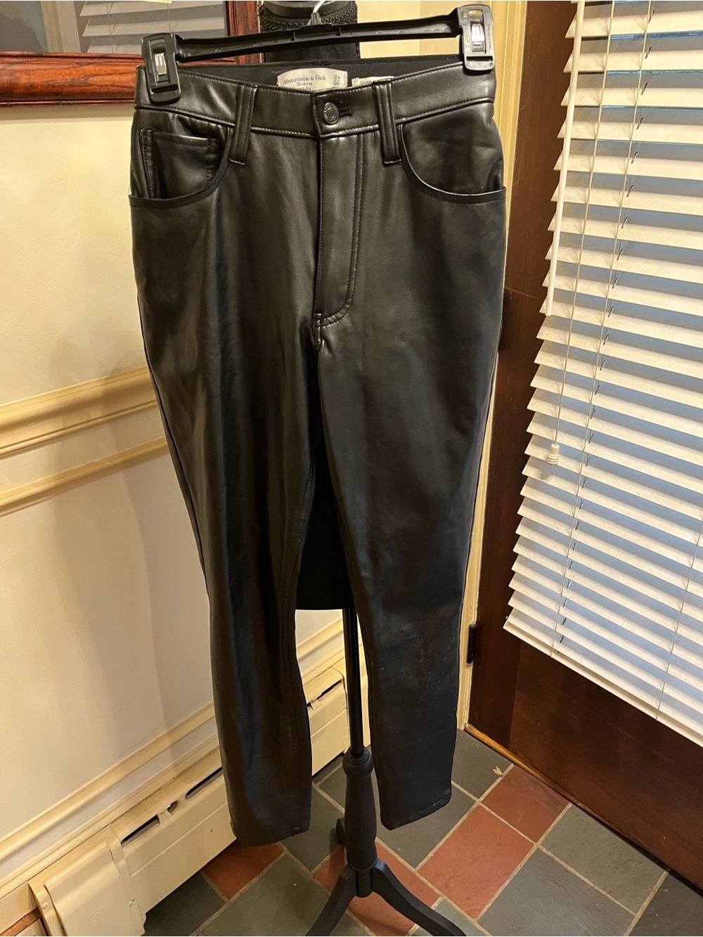Abercrombie & Fitch Women’s Black Faux Leather Skinny Pants
